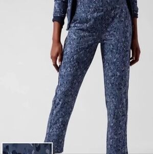 O Athleta Women's Pull On Brooklyn Ankle Pant